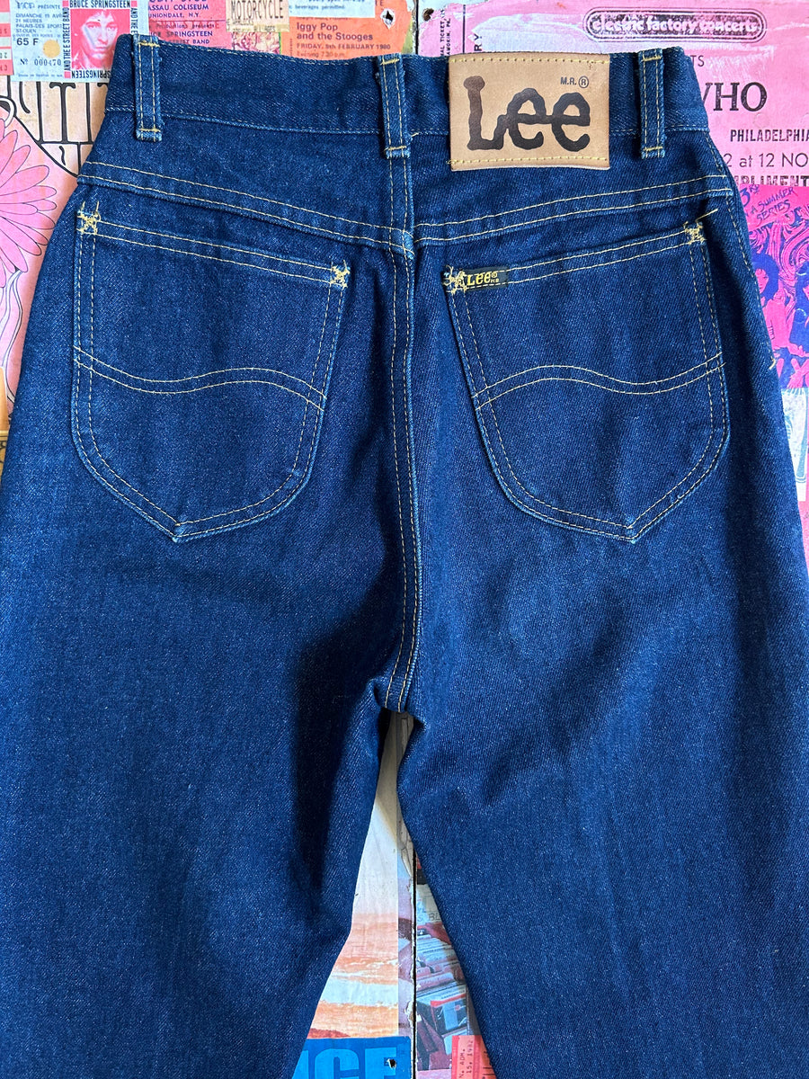 Lee riders dark wash Jean – East and Up