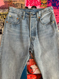 Light Wash Levi Jeans W24