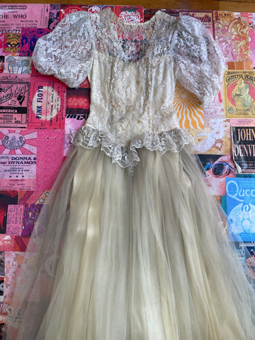 gunne sax vintage wedding dress Satin Bridal Gown (XS/S) Nuvonu inspired romance with the Jacqueline High Collar Maxi Dress featuring elegant Victorian details Gunne Sax Cream Lace Wedding